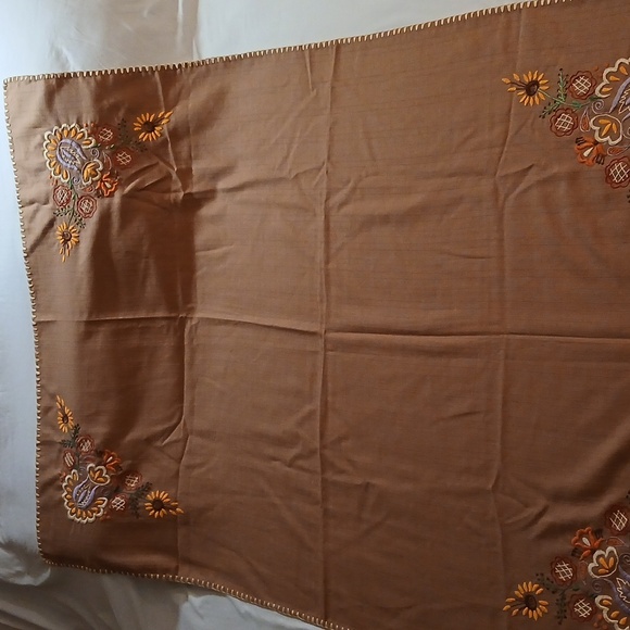 Beautiful Embroidered Tablecloth - Picture 5 of 11